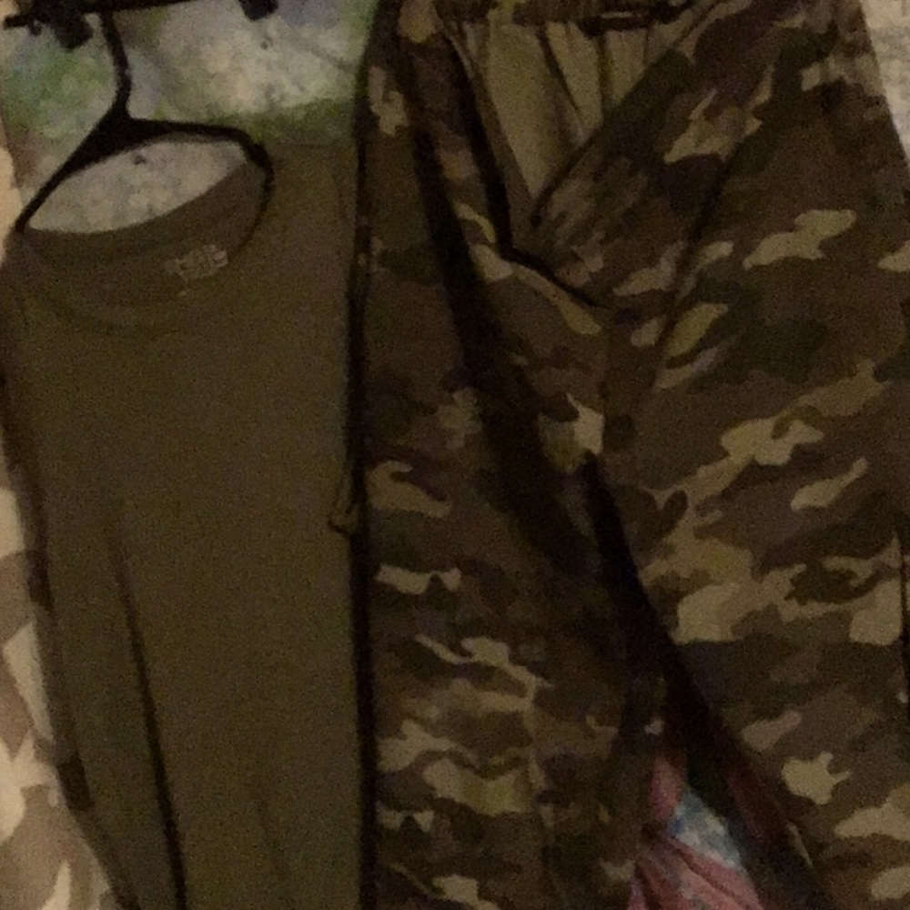 cute army outfit Bnwot,buy pl